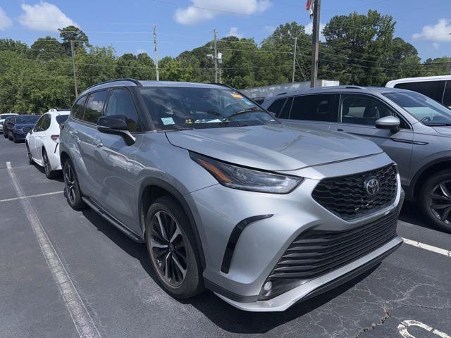 used 2021 Toyota Highlander car, priced at $28,900