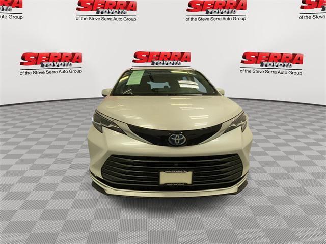 used 2024 Toyota Sienna car, priced at $51,900