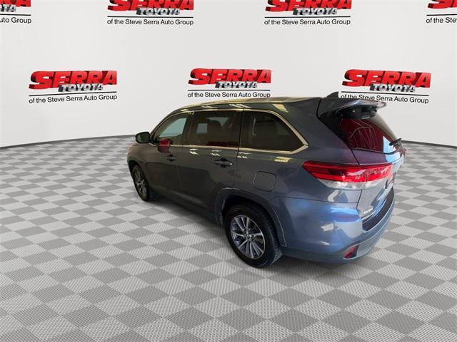 used 2019 Toyota Highlander car, priced at $21,300