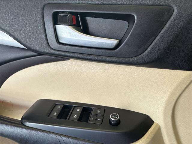 used 2019 Toyota Highlander car, priced at $21,300
