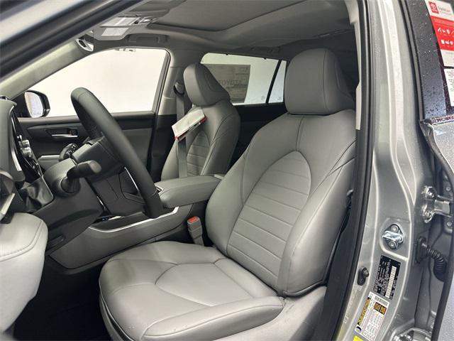used 2023 Toyota Highlander car, priced at $34,900