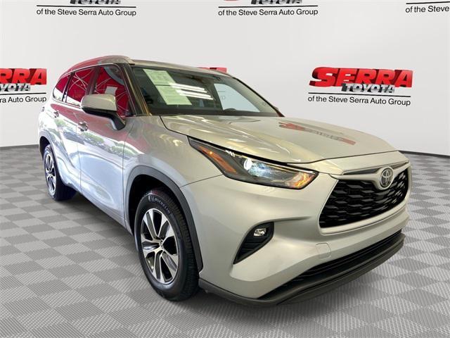 used 2023 Toyota Highlander car, priced at $32,800
