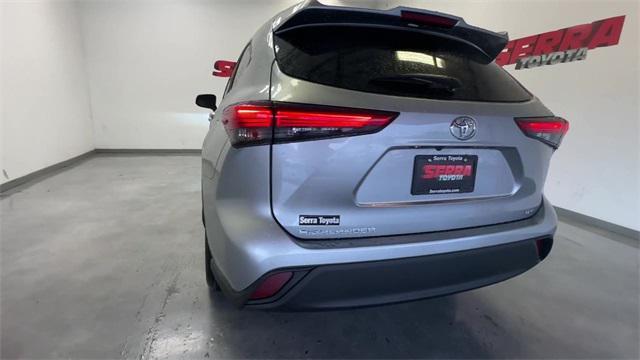 used 2023 Toyota Highlander car, priced at $34,900