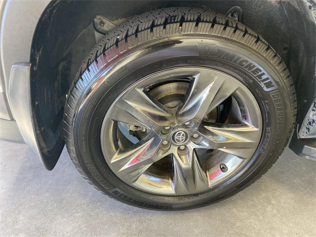 used 2017 Toyota Highlander Hybrid car, priced at $14,141