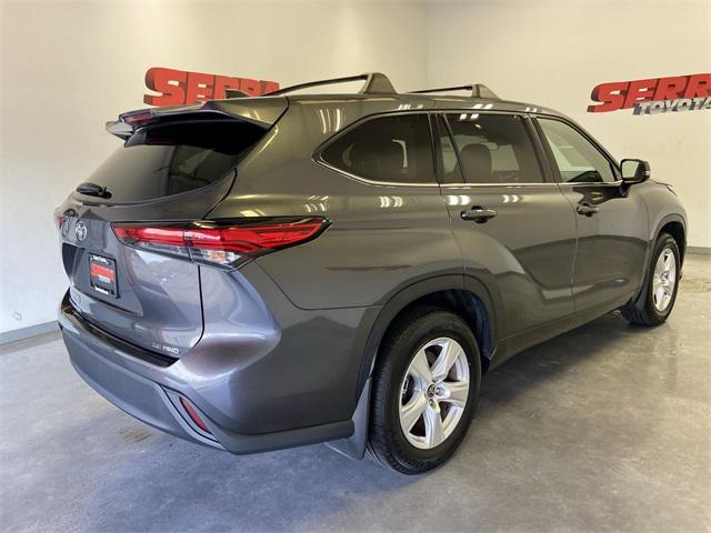 used 2022 Toyota Highlander car, priced at $32,400