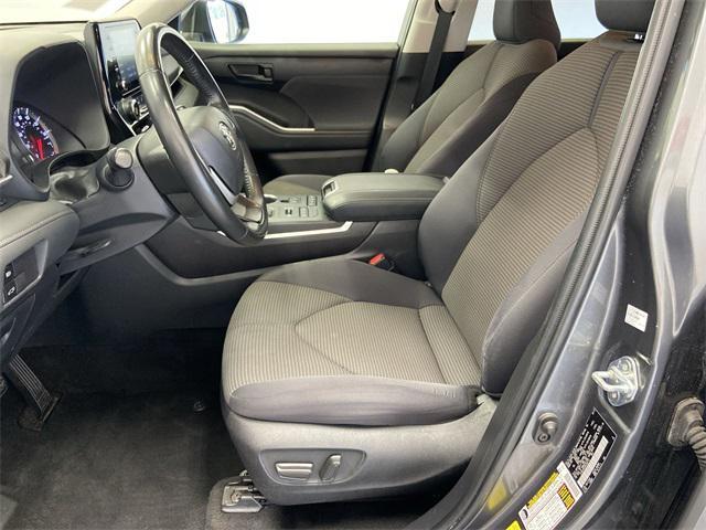 used 2022 Toyota Highlander car, priced at $32,400