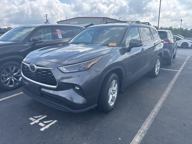 used 2022 Toyota Highlander car, priced at $31,900