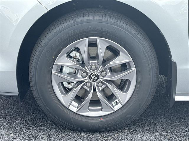 new 2025 Toyota Sienna car, priced at $51,022