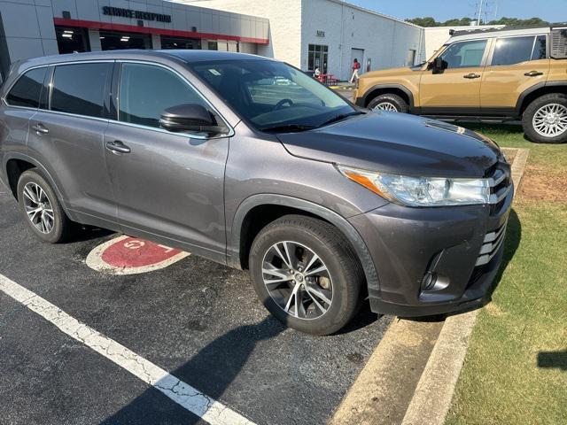 used 2019 Toyota Highlander car, priced at $15,900