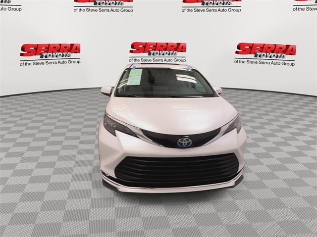 used 2024 Toyota Sienna car, priced at $46,600