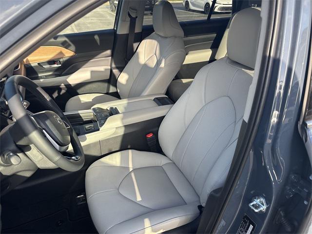 used 2025 Toyota Grand Highlander car, priced at $53,900
