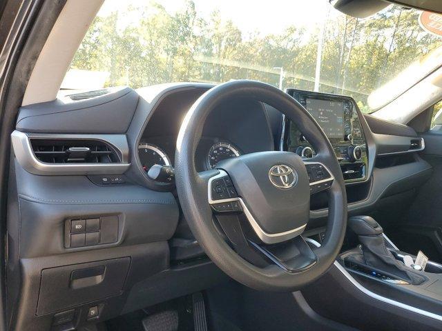 used 2022 Toyota Highlander car, priced at $28,799