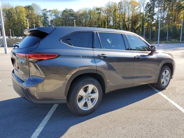 used 2022 Toyota Highlander car, priced at $28,799