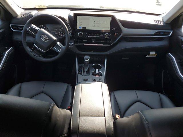 used 2024 Toyota Highlander car, priced at $41,299