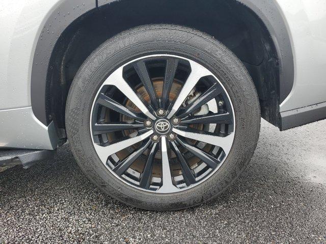 used 2022 Toyota Highlander car, priced at $37,551