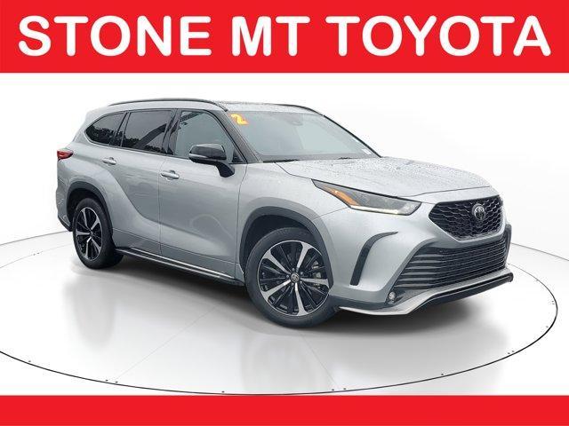 used 2022 Toyota Highlander car, priced at $35,998