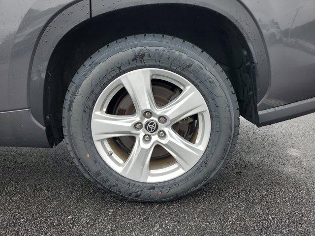 used 2023 Toyota Highlander car, priced at $34,584