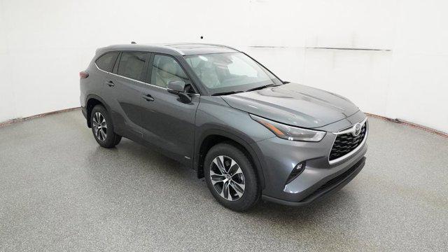 new 2025 Toyota Highlander Hybrid car, priced at $50,141