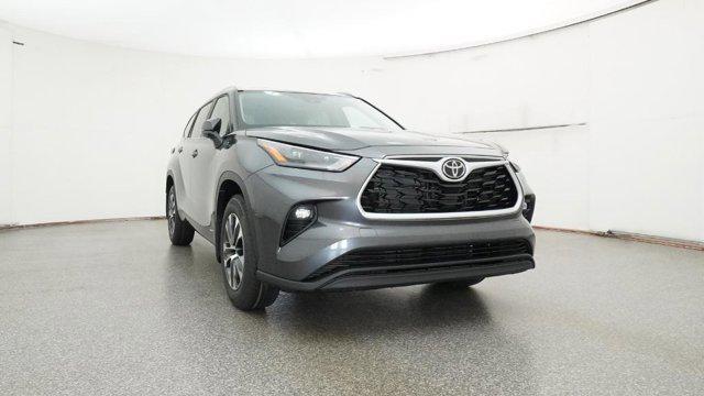 new 2025 Toyota Highlander Hybrid car, priced at $50,141