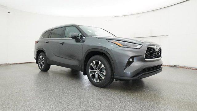 new 2025 Toyota Highlander Hybrid car, priced at $50,141