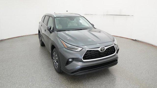 new 2025 Toyota Highlander Hybrid car, priced at $50,141