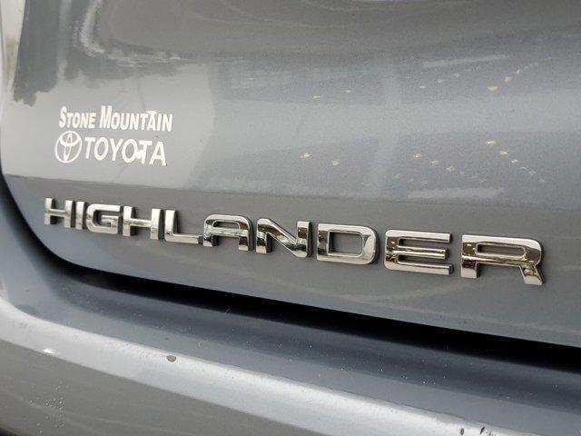 used 2021 Toyota Highlander car, priced at $34,990