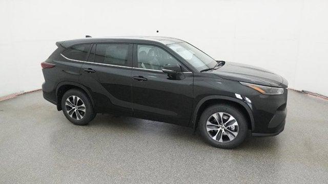 new 2025 Toyota Highlander car, priced at $45,955