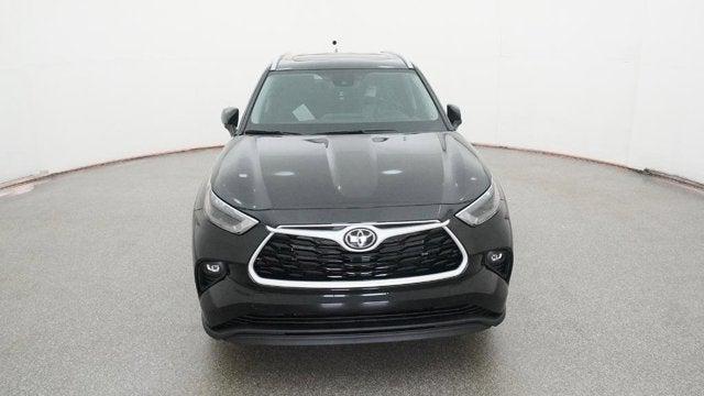 new 2025 Toyota Highlander car, priced at $45,955