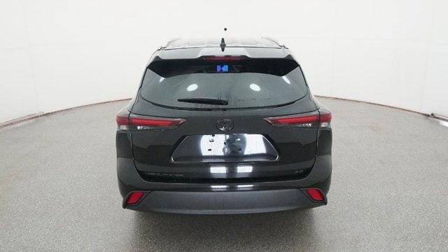 new 2025 Toyota Highlander car, priced at $45,955
