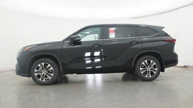new 2025 Toyota Highlander car, priced at $45,955