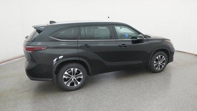 new 2025 Toyota Highlander car, priced at $45,955