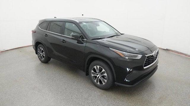 new 2025 Toyota Highlander car, priced at $45,955