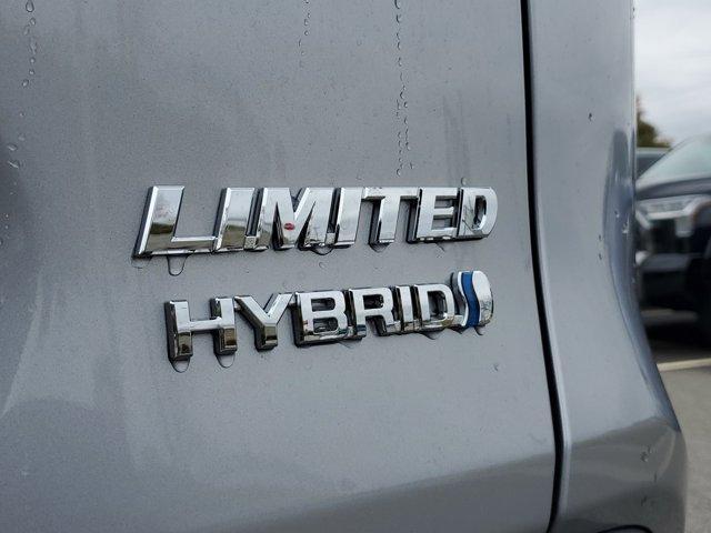 new 2024 Toyota RAV4 Hybrid car