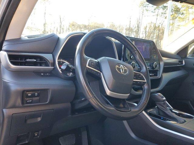 used 2023 Toyota Highlander car, priced at $35,980