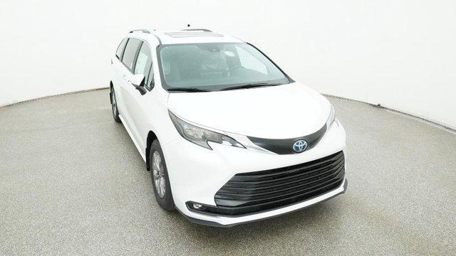 new 2025 Toyota Sienna car