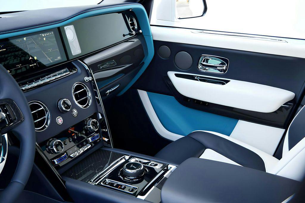 used 2025 Rolls-Royce Cullinan car, priced at $499,991