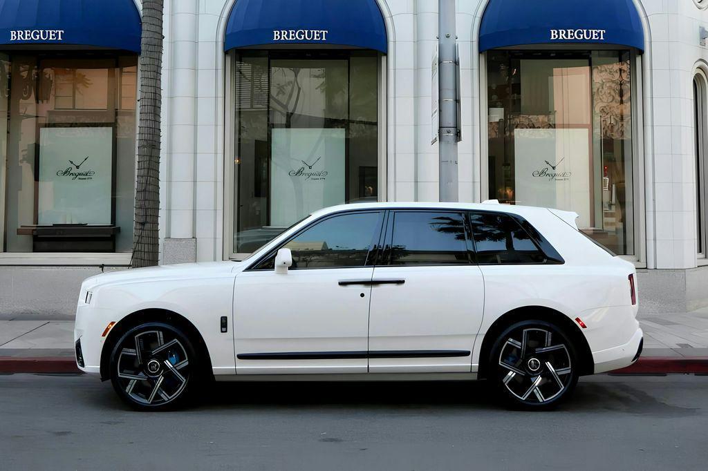used 2025 Rolls-Royce Cullinan car, priced at $499,991