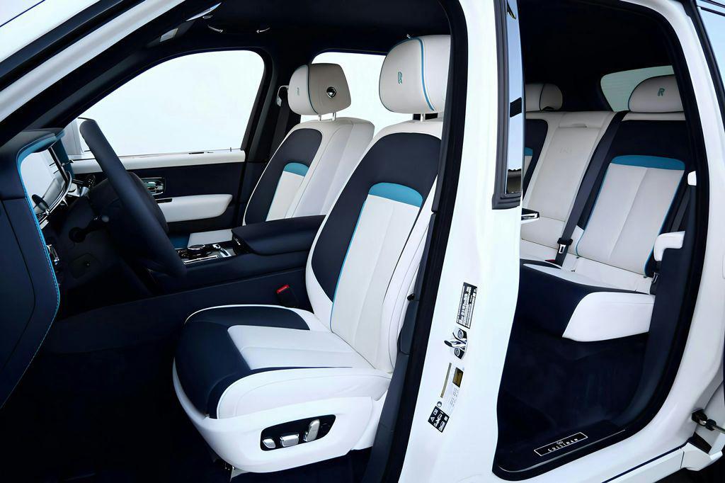 used 2025 Rolls-Royce Cullinan car, priced at $499,991