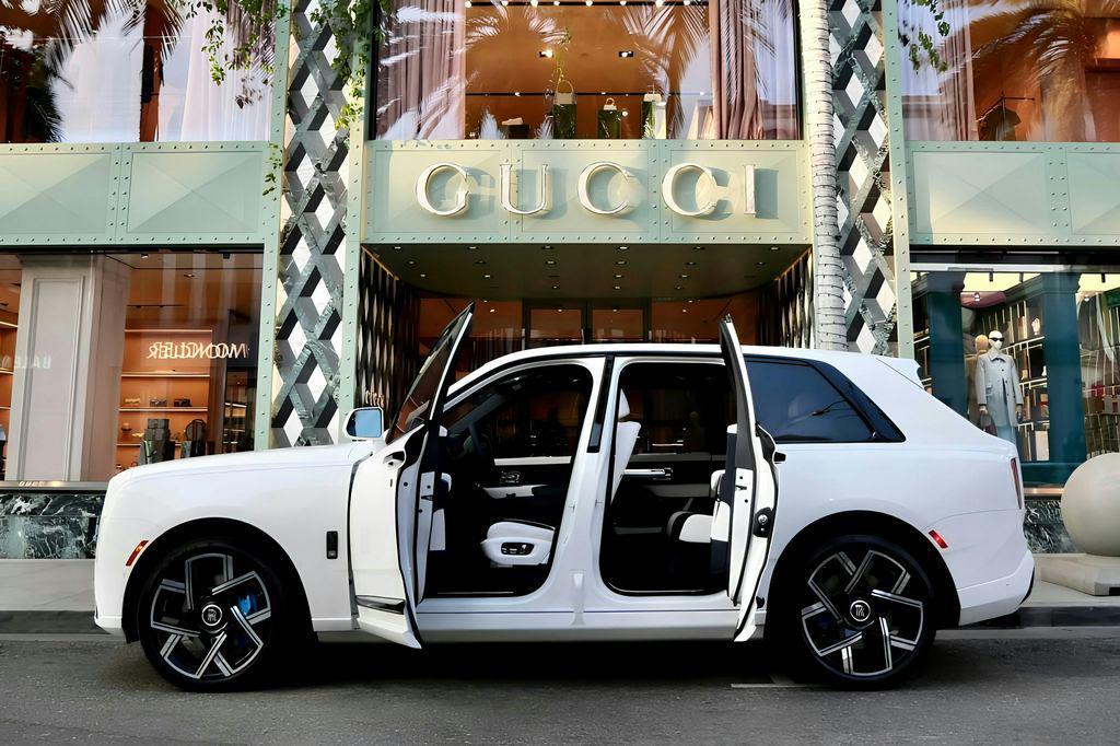 used 2025 Rolls-Royce Cullinan car, priced at $499,991