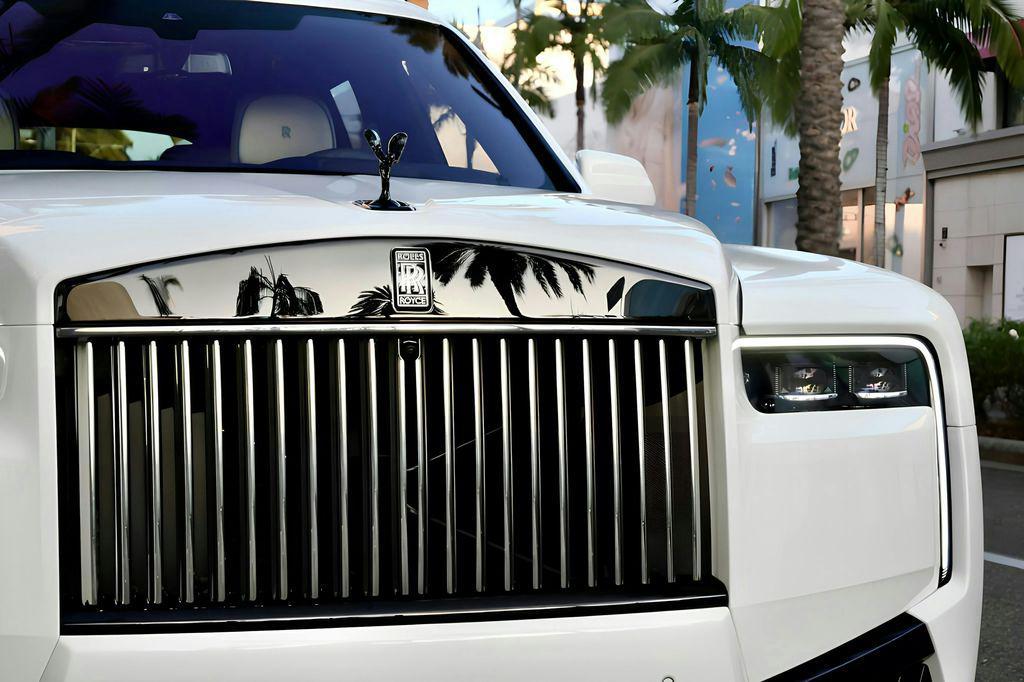 used 2025 Rolls-Royce Cullinan car, priced at $499,991