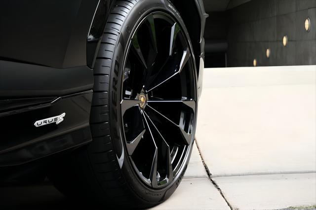 used 2024 Lamborghini Urus car, priced at $284,991