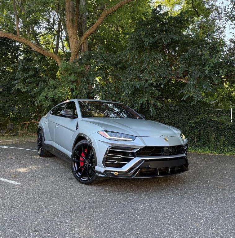 used 2022 Lamborghini Urus car, priced at $249,441