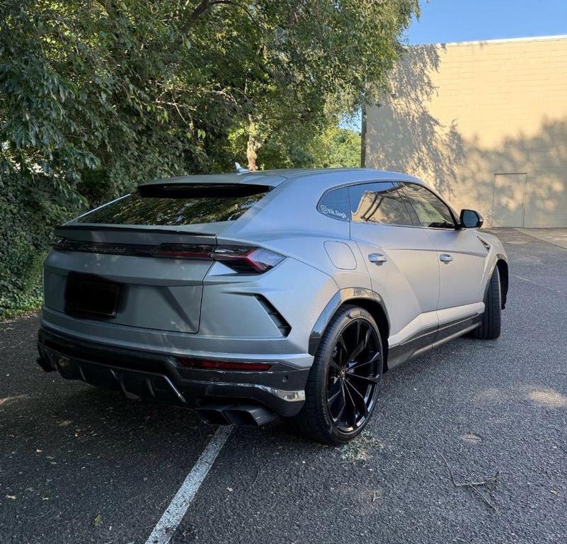 used 2022 Lamborghini Urus car, priced at $244,991