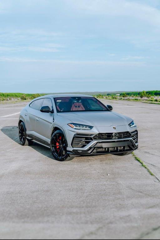 used 2022 Lamborghini Urus car, priced at $249,441