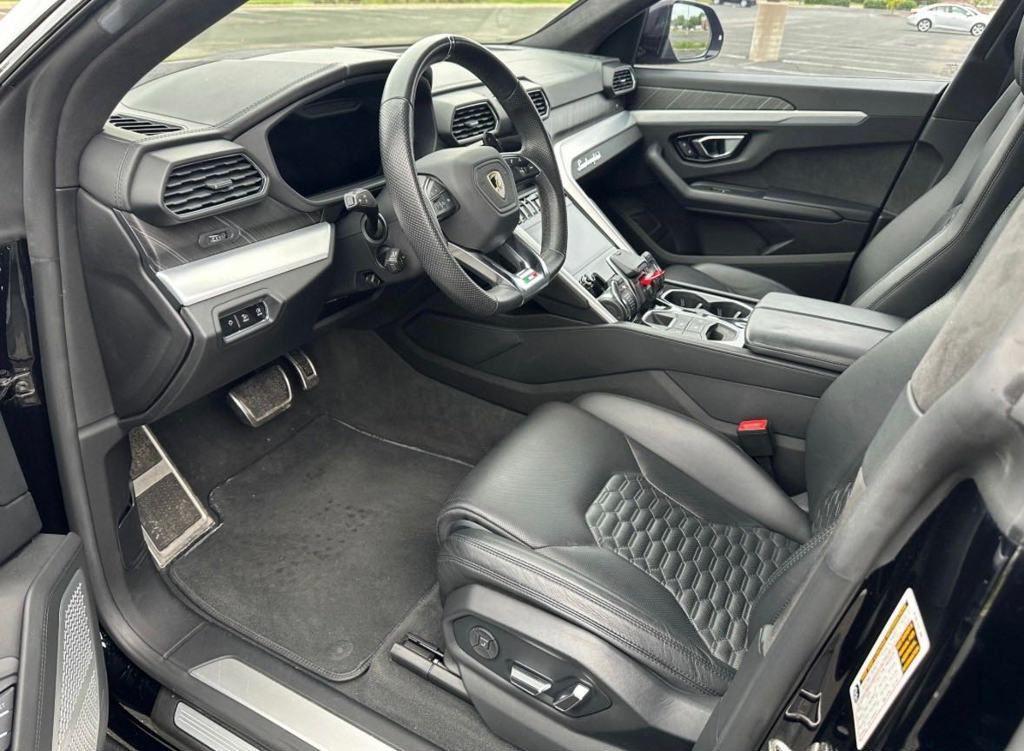 used 2019 Lamborghini Urus car, priced at $162,991
