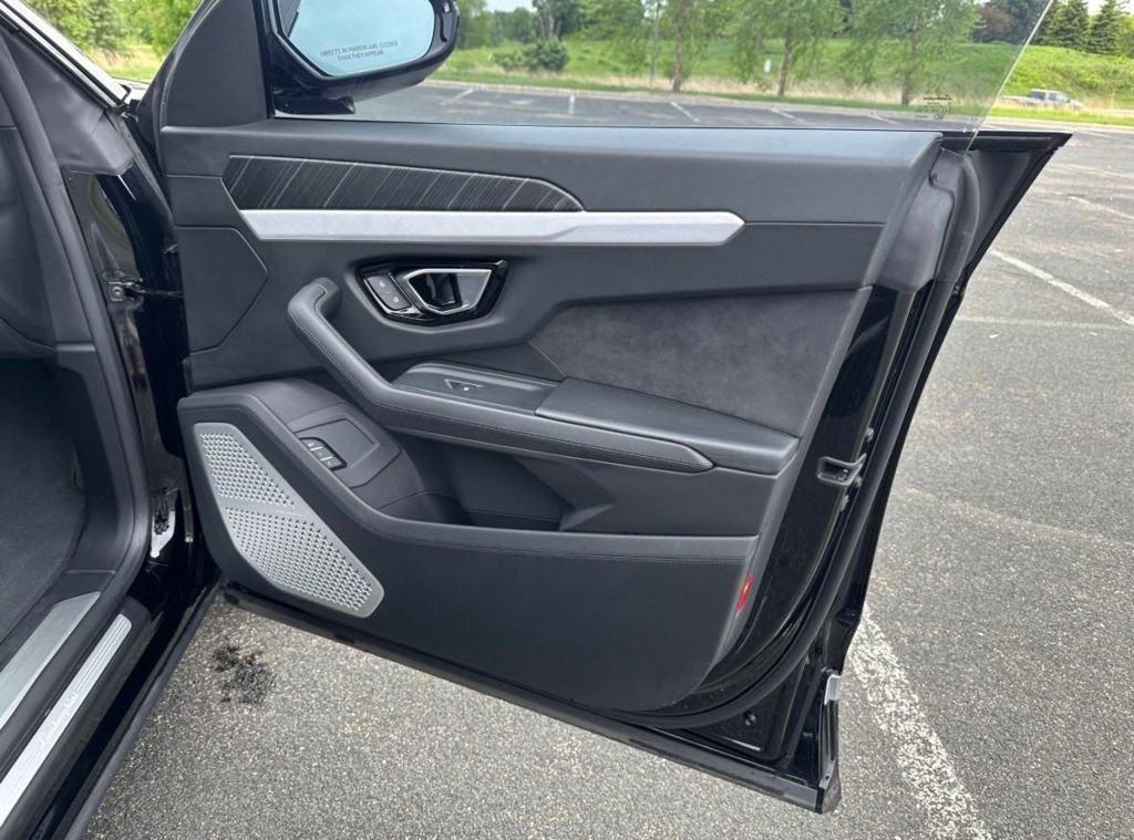 used 2019 Lamborghini Urus car, priced at $166,991
