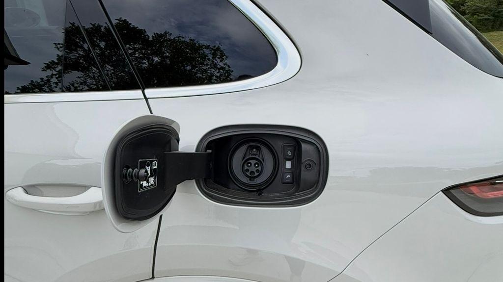 used 2022 Porsche Cayenne car, priced at $59,991