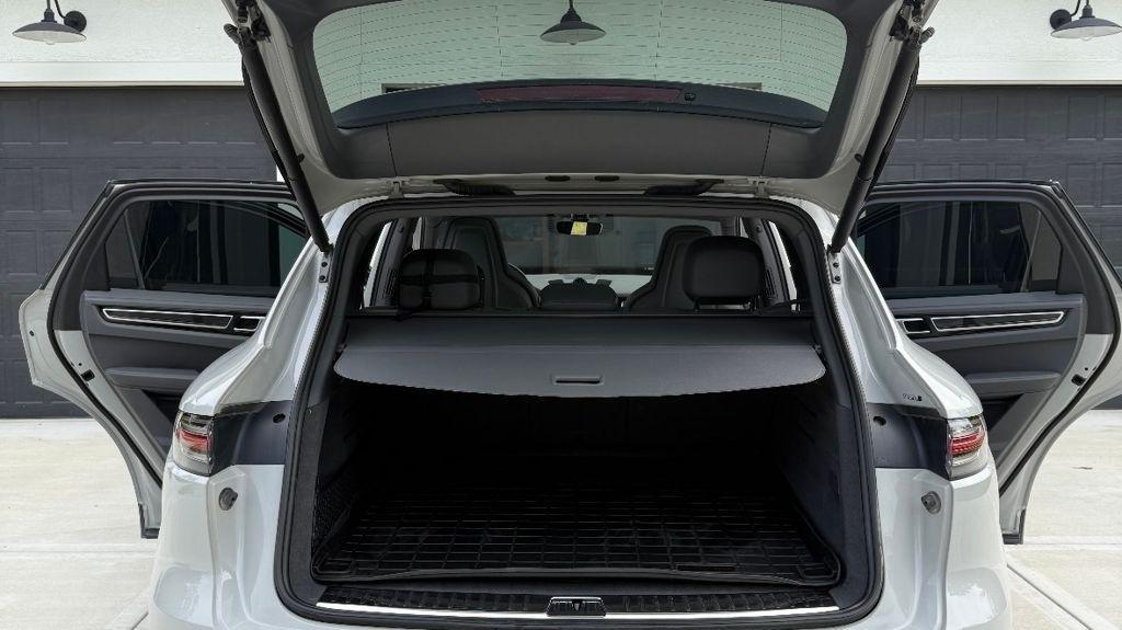used 2022 Porsche Cayenne car, priced at $59,991