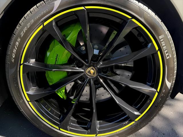 used 2022 Lamborghini Urus car, priced at $233,591