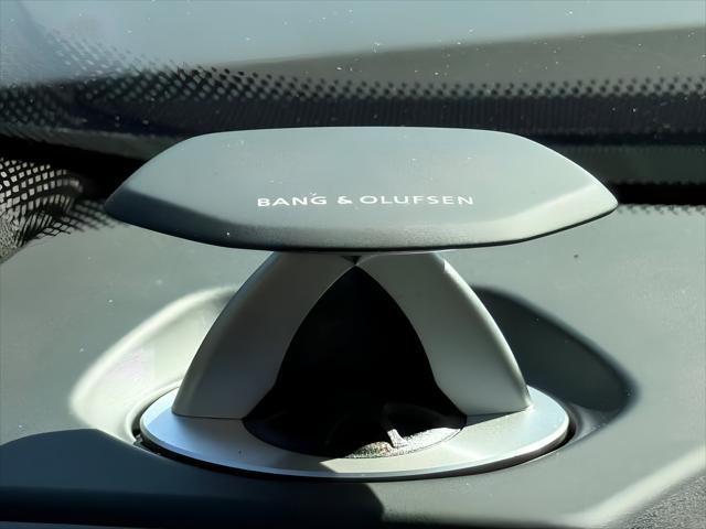 used 2022 Lamborghini Urus car, priced at $233,591